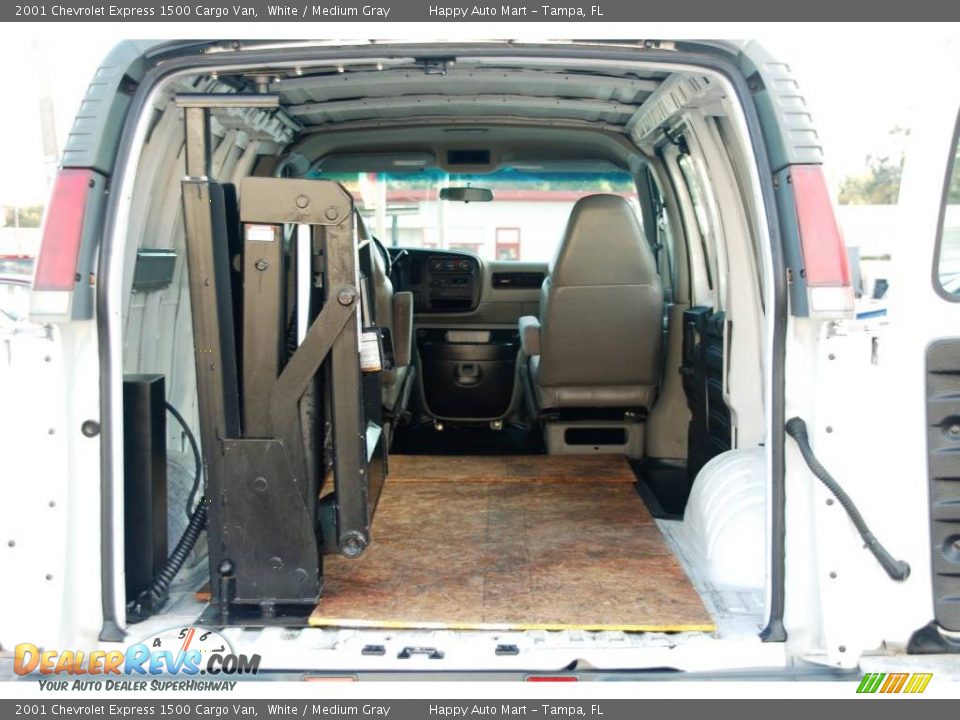 2001 Chevrolet Express 1500 Cargo Van White / Medium Gray Photo #33