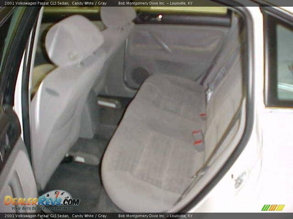 2001 Volkswagen Passat GLS Sedan Candy White / Gray Photo #13