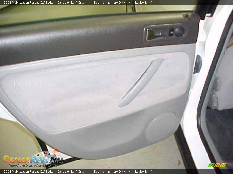 2001 Volkswagen Passat GLS Sedan Candy White / Gray Photo #14