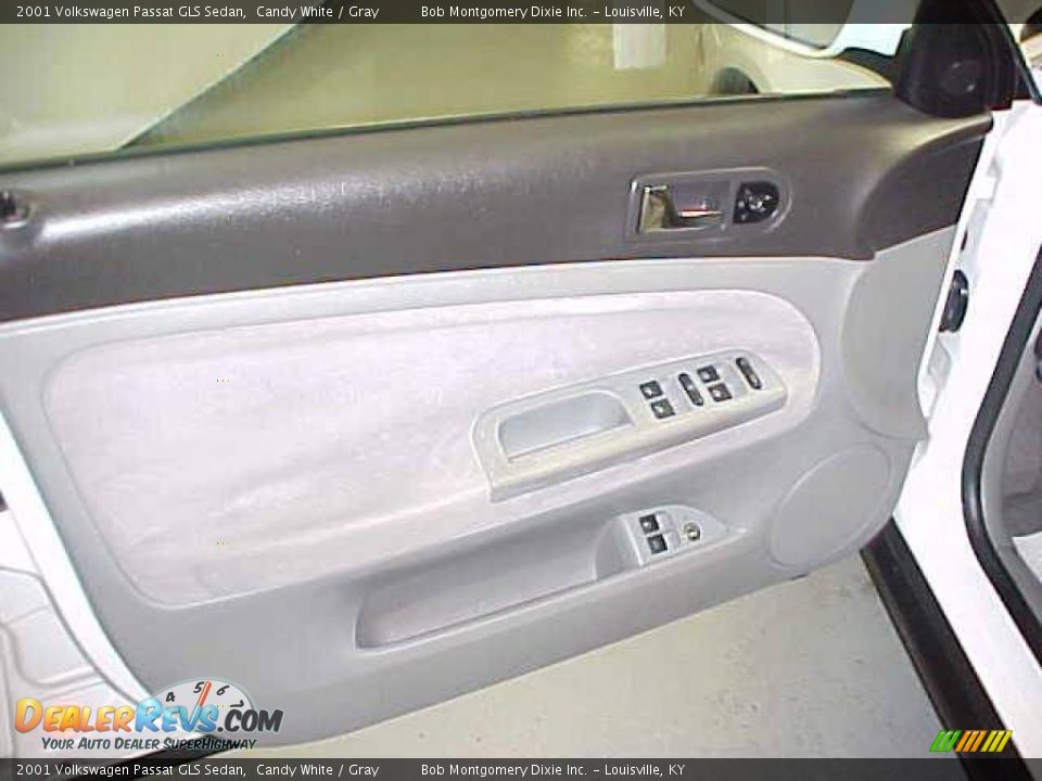 2001 Volkswagen Passat GLS Sedan Candy White / Gray Photo #16