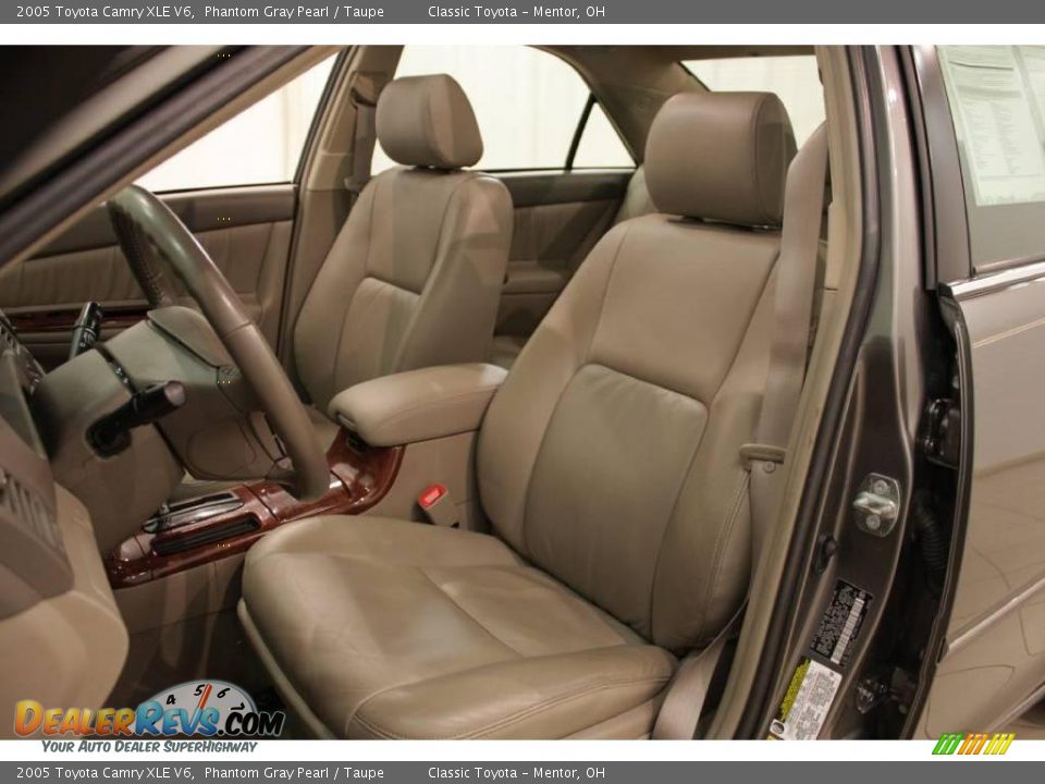 2005 Toyota Camry XLE V6 Phantom Gray Pearl / Taupe Photo #10