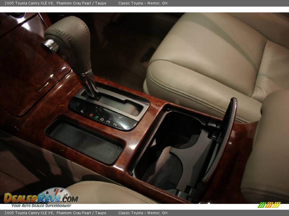 2005 Toyota Camry XLE V6 Phantom Gray Pearl / Taupe Photo #14