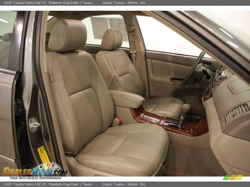 2005 Toyota Camry XLE V6 Phantom Gray Pearl / Taupe Photo #15