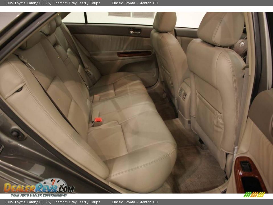 2005 Toyota Camry XLE V6 Phantom Gray Pearl / Taupe Photo #16