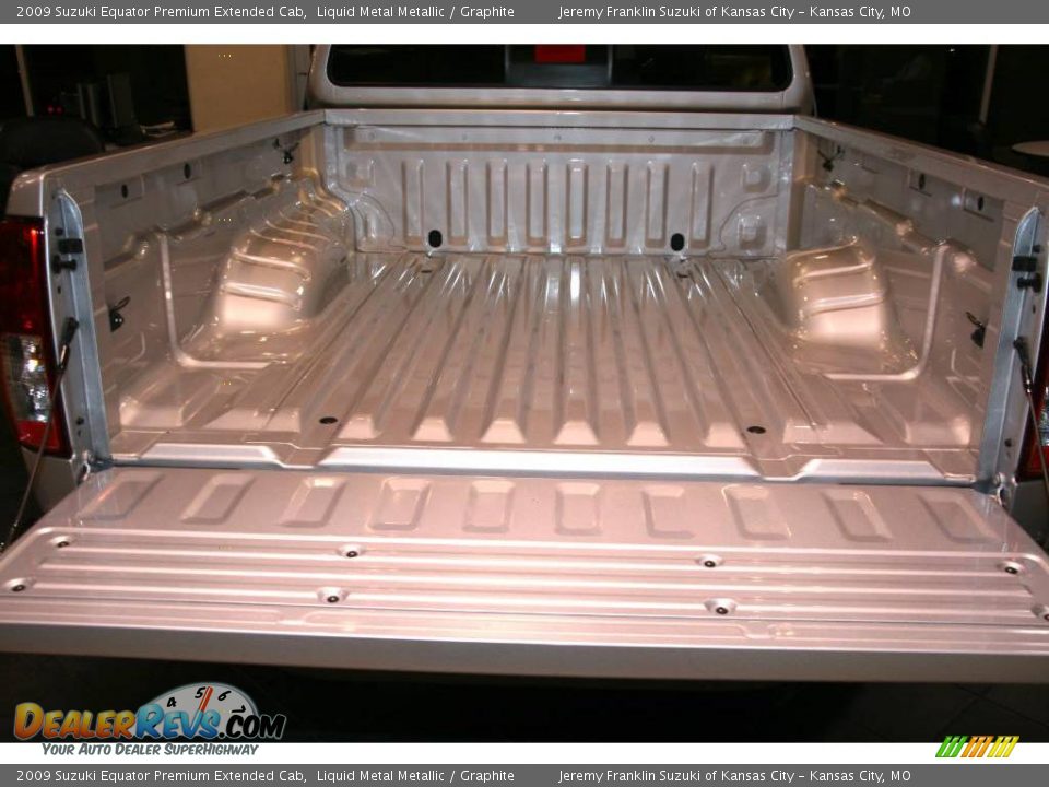 2009 Suzuki Equator Premium Extended Cab Liquid Metal Metallic / Graphite Photo #4