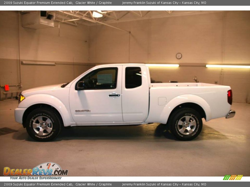 2009 Suzuki Equator Premium Extended Cab Glacier White / Graphite Photo #4