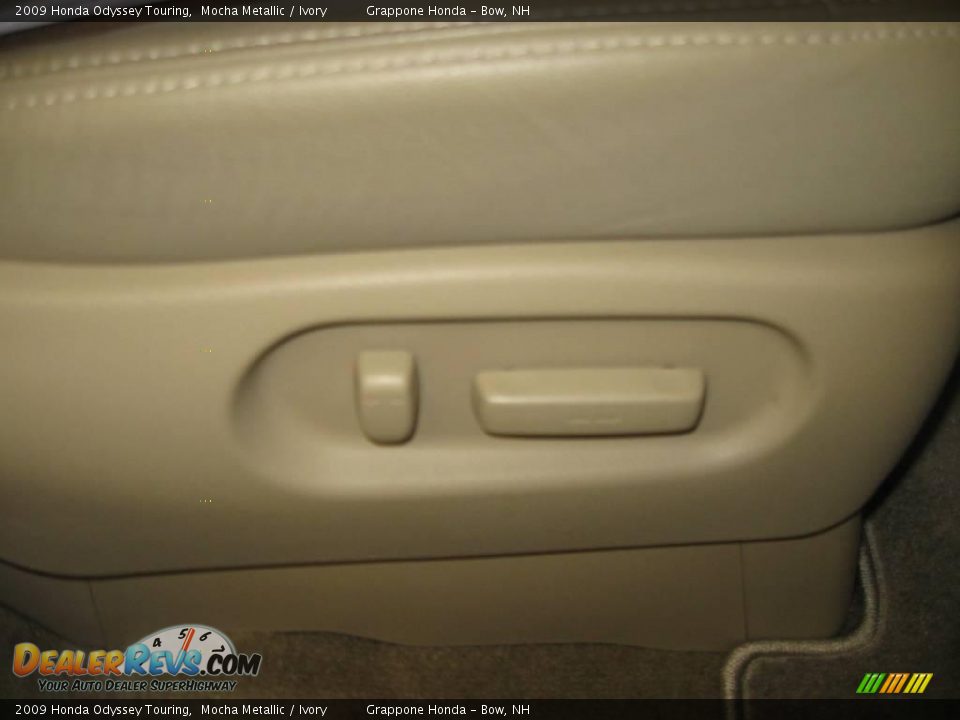2009 Honda Odyssey Touring Mocha Metallic / Ivory Photo #17