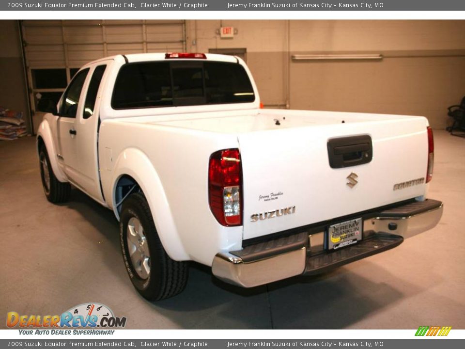 2009 Suzuki Equator Premium Extended Cab Glacier White / Graphite Photo #5