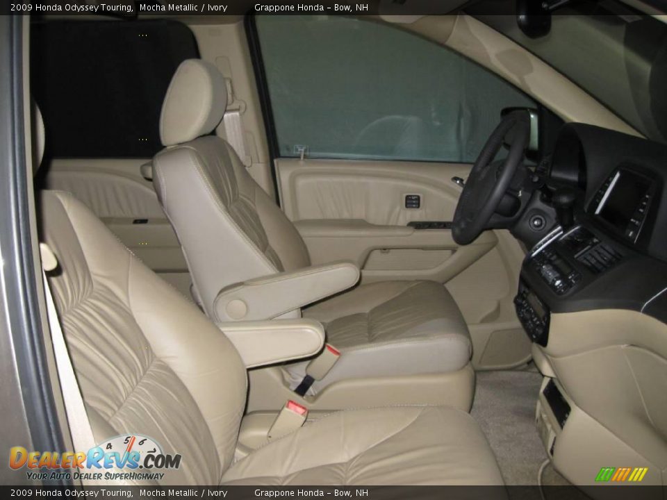 2009 Honda Odyssey Touring Mocha Metallic / Ivory Photo #18