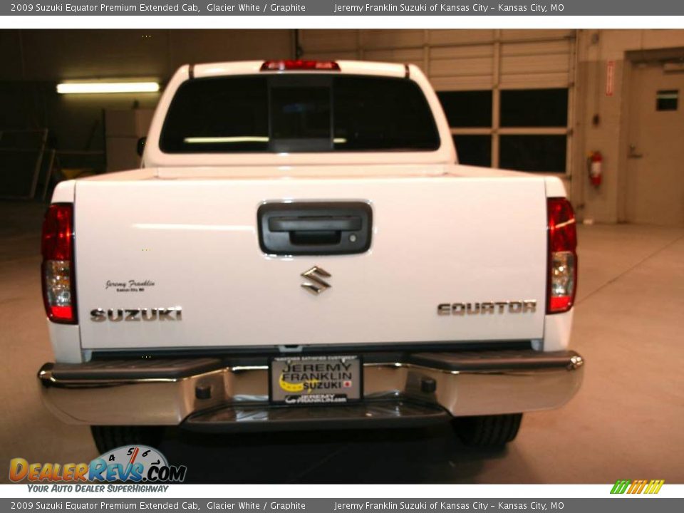 2009 Suzuki Equator Premium Extended Cab Glacier White / Graphite Photo #6