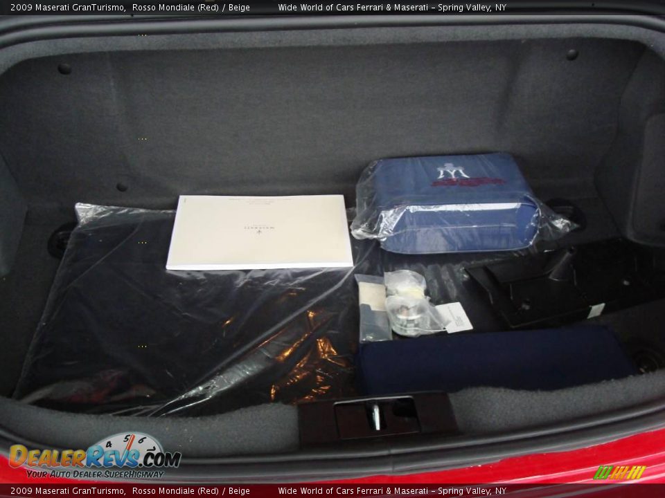 2009 Maserati GranTurismo Rosso Mondiale (Red) / Beige Photo #26