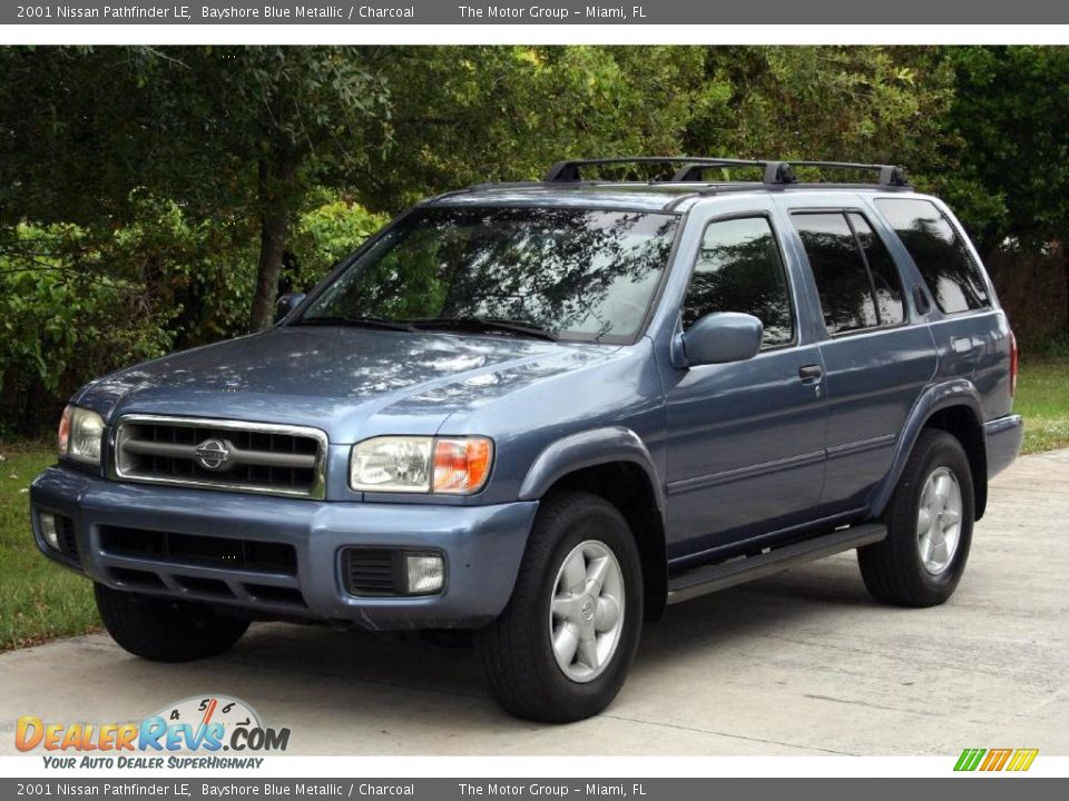 2001 Nissan Pathfinder LE Bayshore Blue Metallic / Charcoal Photo #1