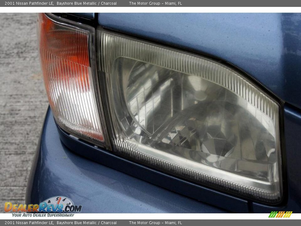 2001 Nissan Pathfinder LE Bayshore Blue Metallic / Charcoal Photo #17