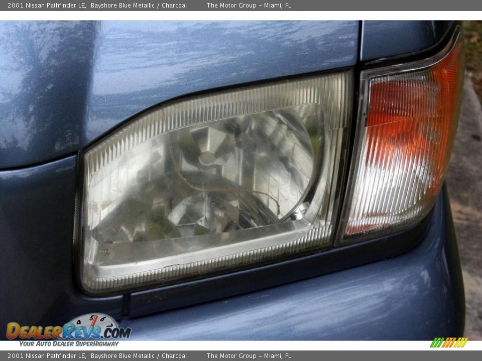 2001 Nissan Pathfinder LE Bayshore Blue Metallic / Charcoal Photo #18