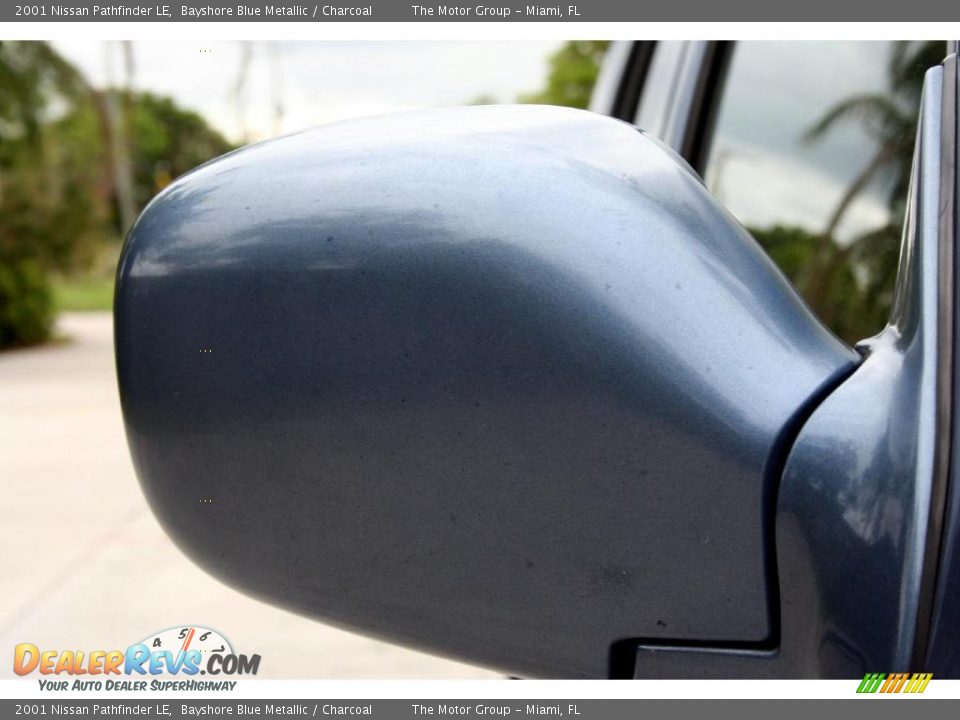 2001 Nissan Pathfinder LE Bayshore Blue Metallic / Charcoal Photo #23