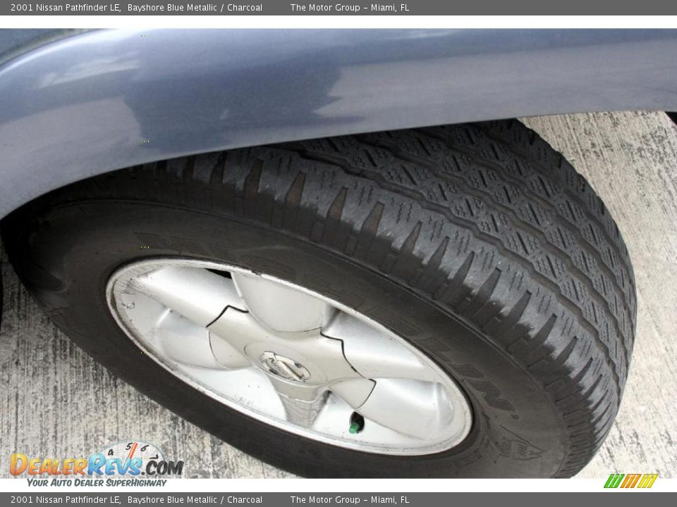 2001 Nissan Pathfinder LE Bayshore Blue Metallic / Charcoal Photo #26