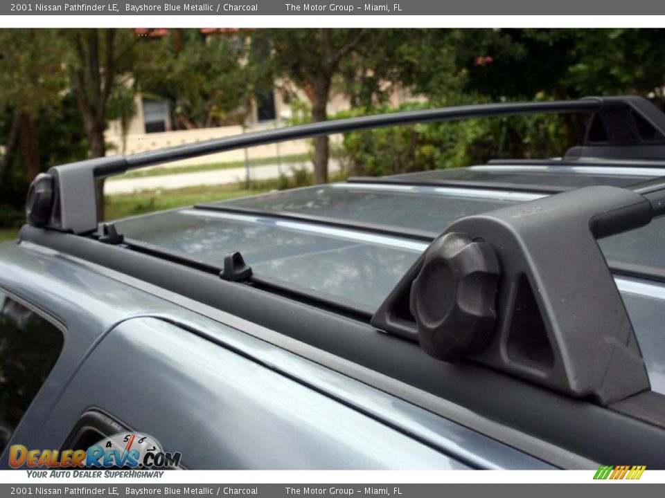 2001 Nissan Pathfinder LE Bayshore Blue Metallic / Charcoal Photo #29