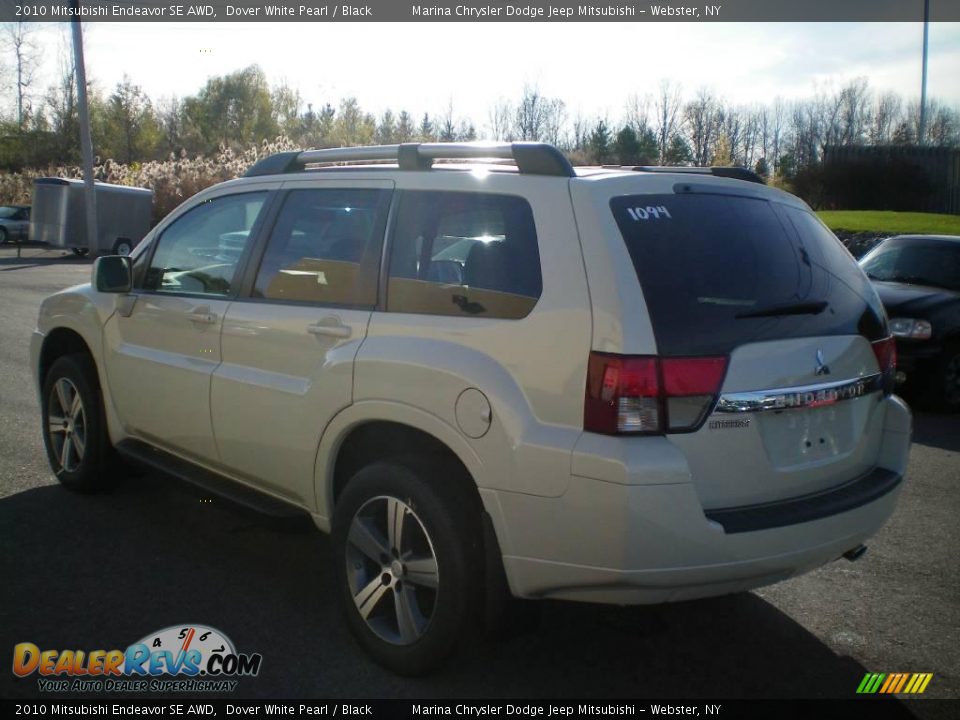 2010 Mitsubishi Endeavor SE AWD Dover White Pearl / Black Photo #9