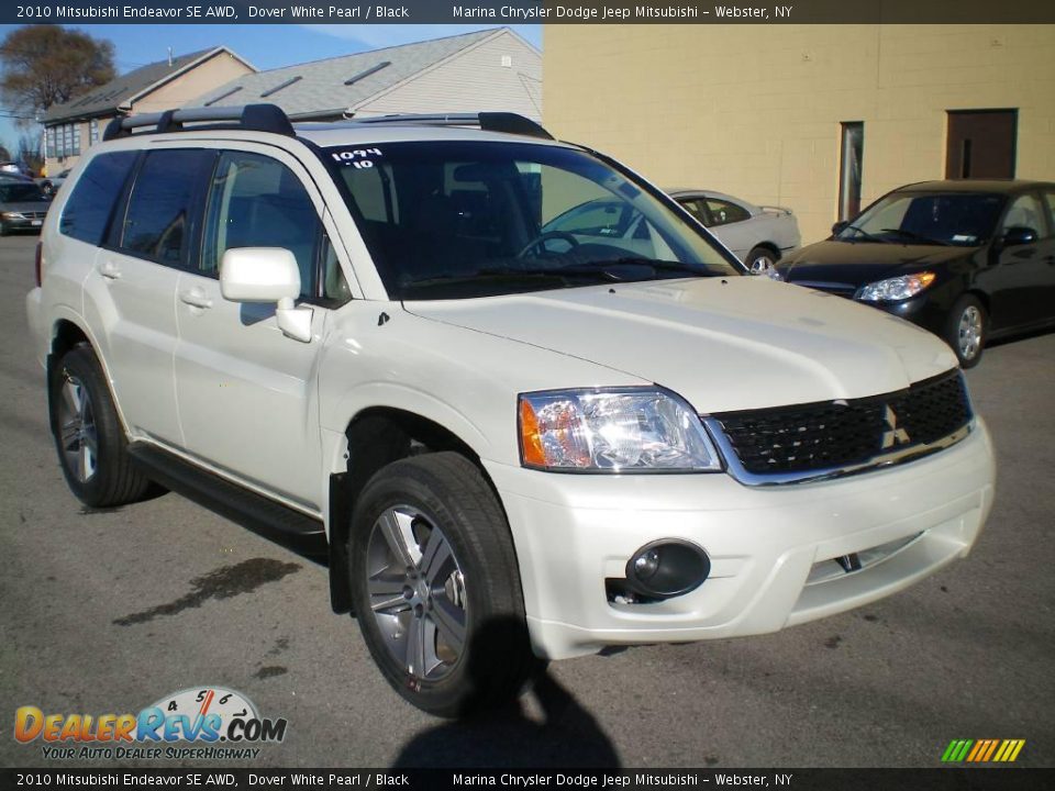 2010 Mitsubishi Endeavor SE AWD Dover White Pearl / Black Photo #13