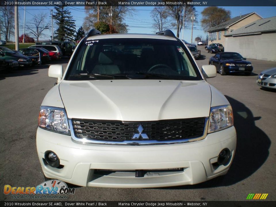 2010 Mitsubishi Endeavor SE AWD Dover White Pearl / Black Photo #14