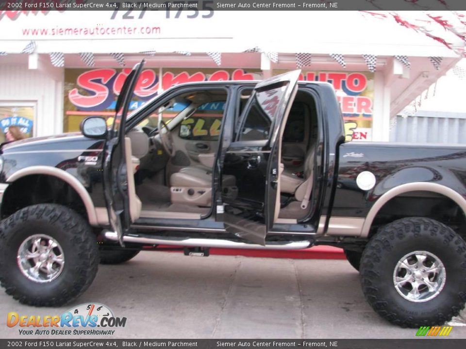 2002 Ford F150 Lariat SuperCrew 4x4 Black / Medium Parchment Photo #3