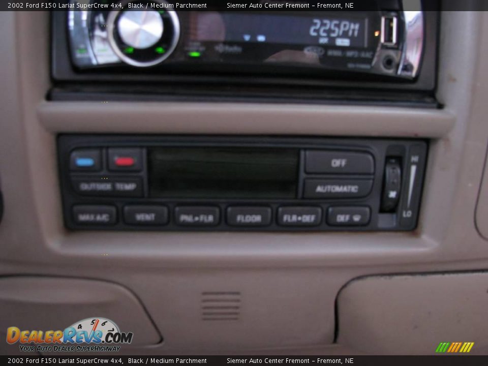 2002 Ford F150 Lariat SuperCrew 4x4 Black / Medium Parchment Photo #8
