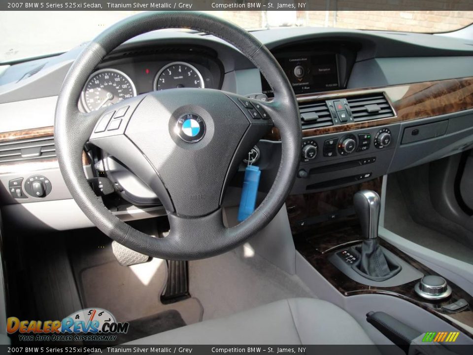 2007 BMW 5 Series 525xi Sedan Titanium Silver Metallic / Grey Photo #11
