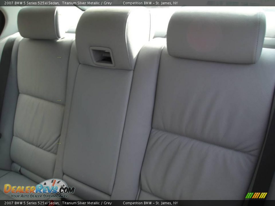 2007 BMW 5 Series 525xi Sedan Titanium Silver Metallic / Grey Photo #12