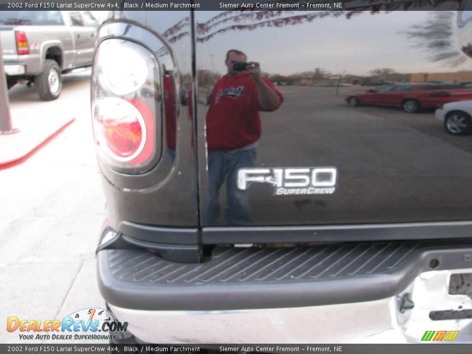2002 Ford F150 Lariat SuperCrew 4x4 Black / Medium Parchment Photo #14