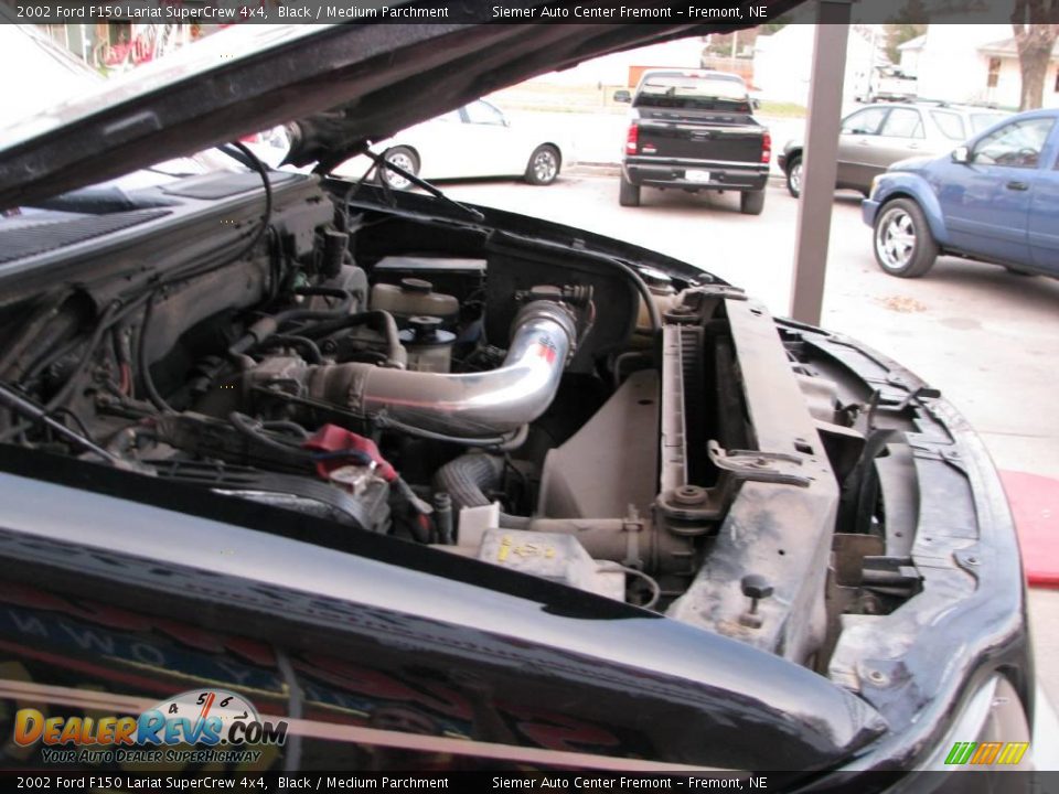 2002 Ford F150 Lariat SuperCrew 4x4 Black / Medium Parchment Photo #31