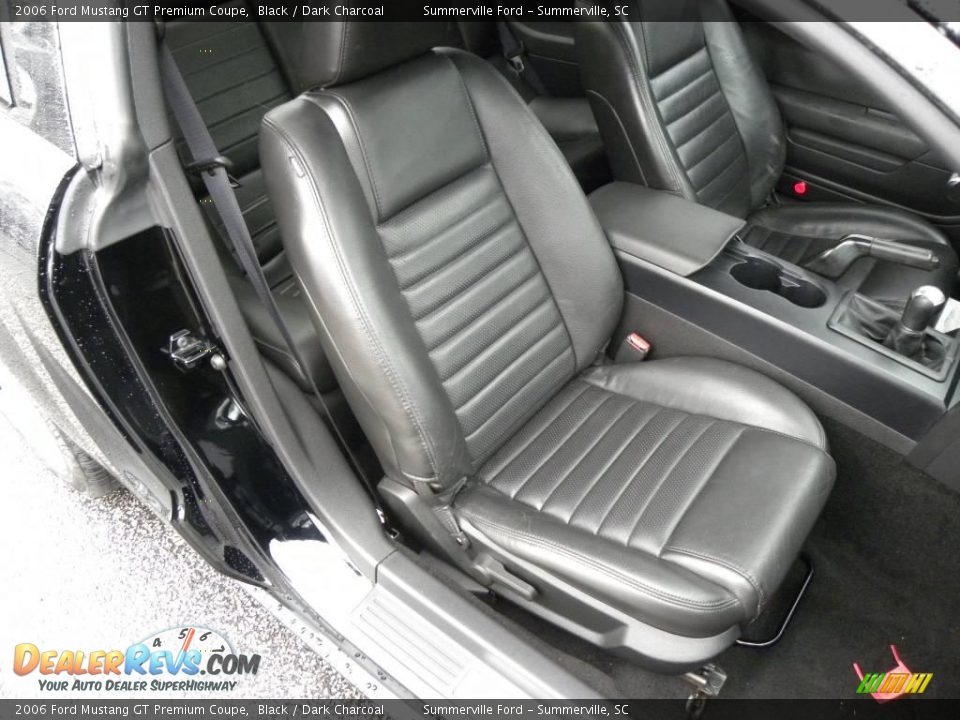 2006 Ford Mustang GT Premium Coupe Black / Dark Charcoal Photo #7