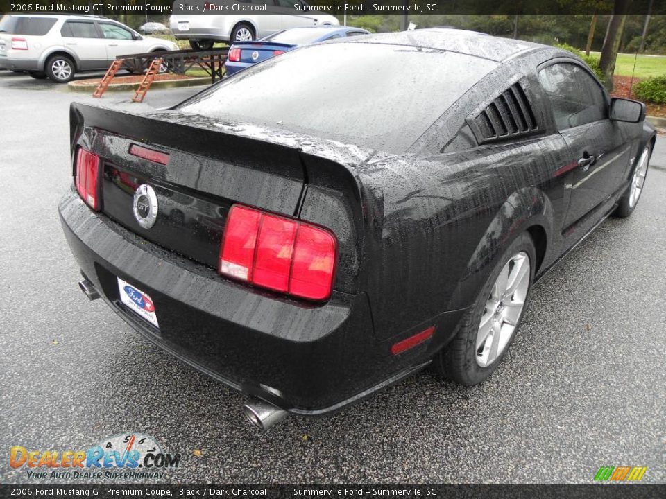 2006 Ford Mustang GT Premium Coupe Black / Dark Charcoal Photo #10