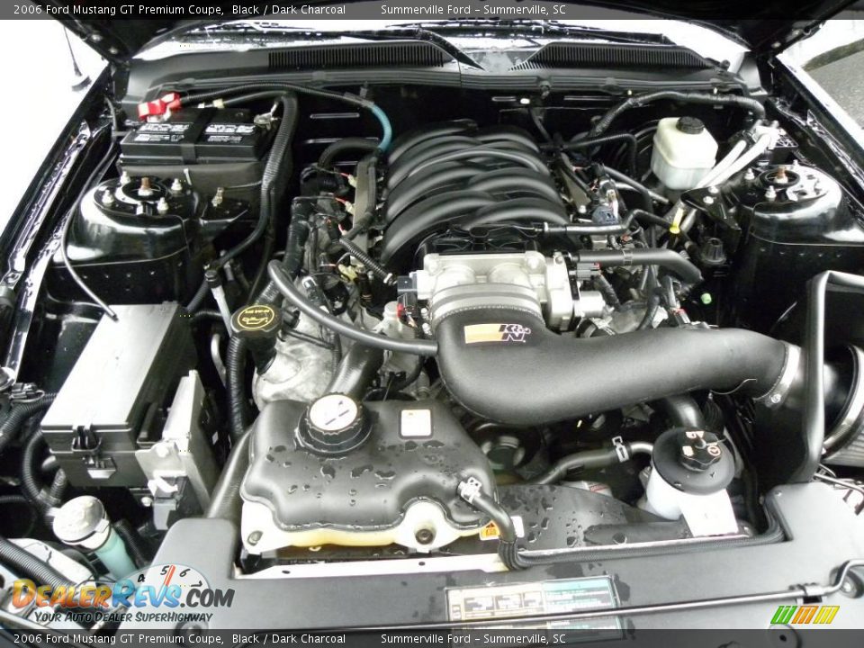2006 Ford Mustang GT Premium Coupe Black / Dark Charcoal Photo #15