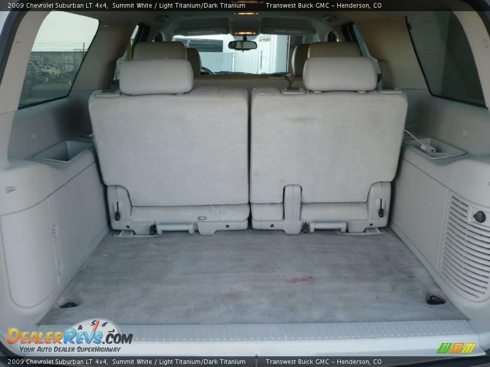 2009 Chevrolet Suburban LT 4x4 Summit White / Light Titanium/Dark Titanium Photo #11