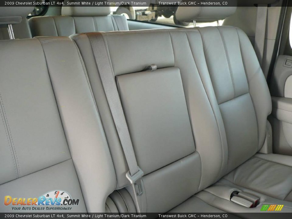 2009 Chevrolet Suburban LT 4x4 Summit White / Light Titanium/Dark Titanium Photo #16