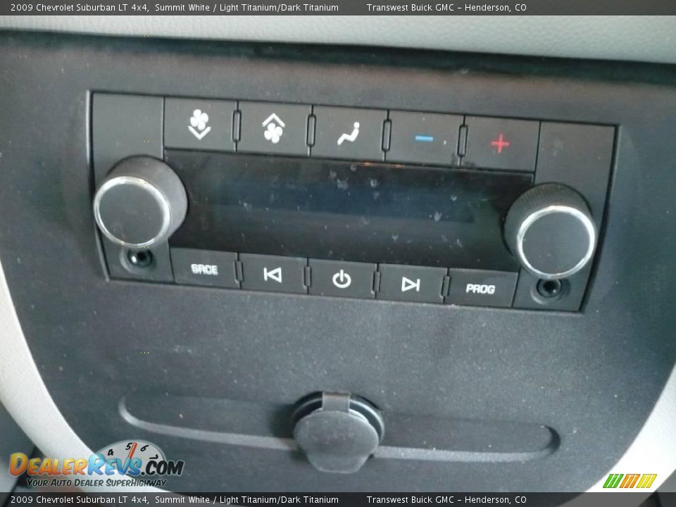 2009 Chevrolet Suburban LT 4x4 Summit White / Light Titanium/Dark Titanium Photo #21