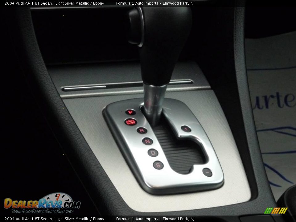 2004 Audi A4 1.8T Sedan Light Silver Metallic / Ebony Photo #11
