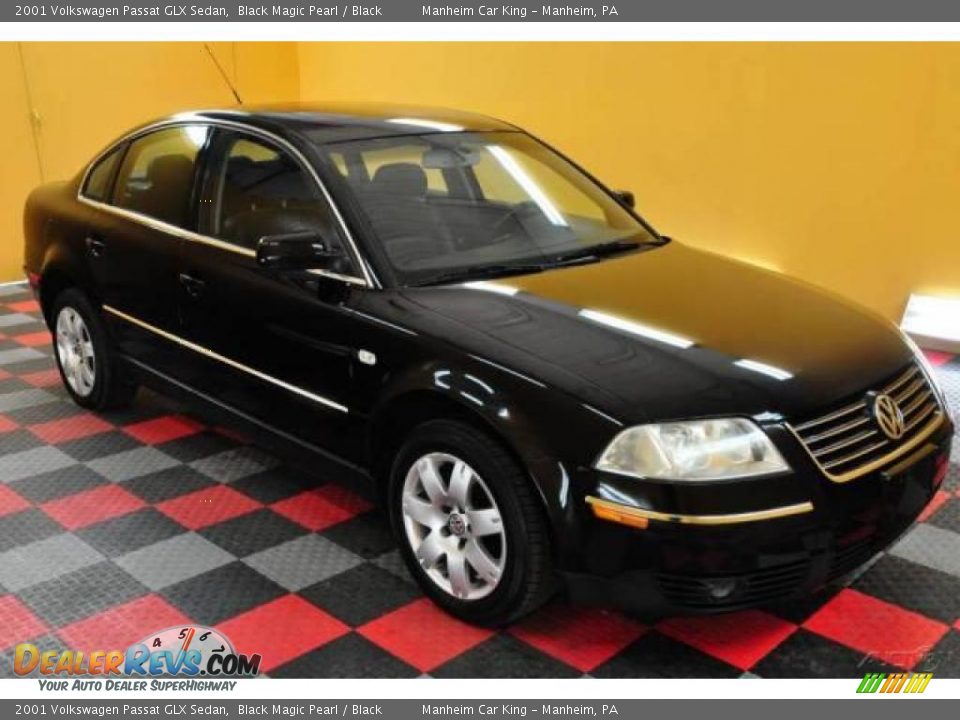 2001 Volkswagen Passat GLX Sedan Black Magic Pearl / Black Photo #1