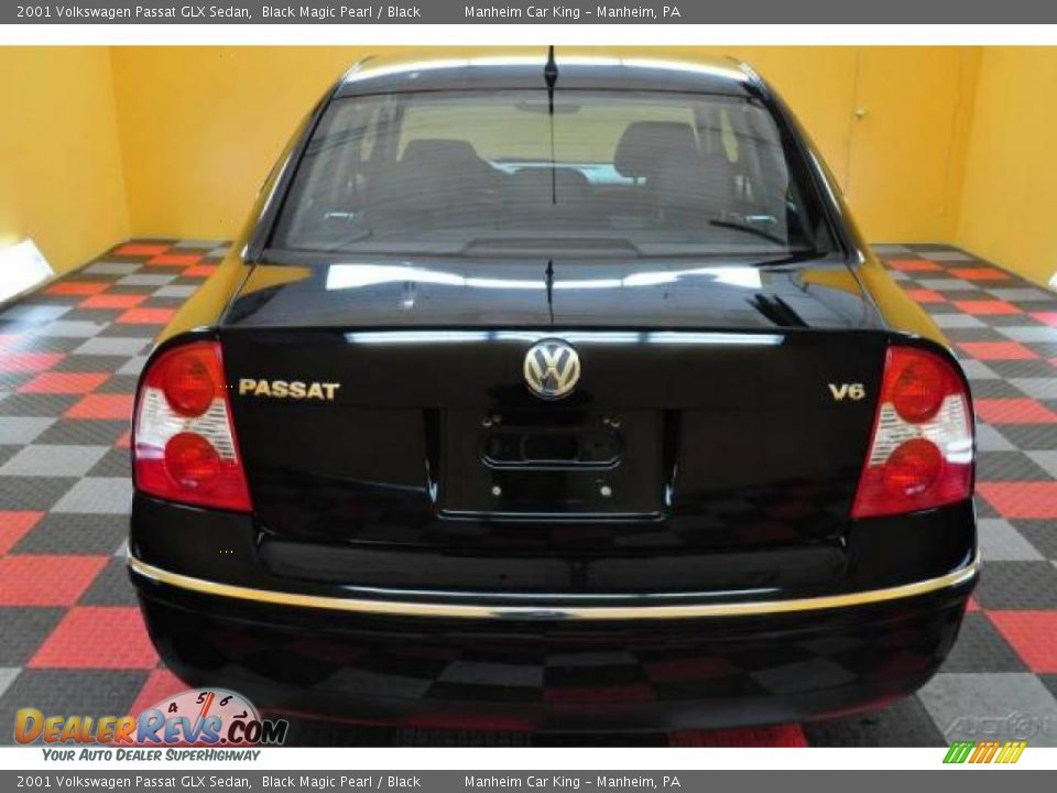 2001 Volkswagen Passat GLX Sedan Black Magic Pearl / Black Photo #5