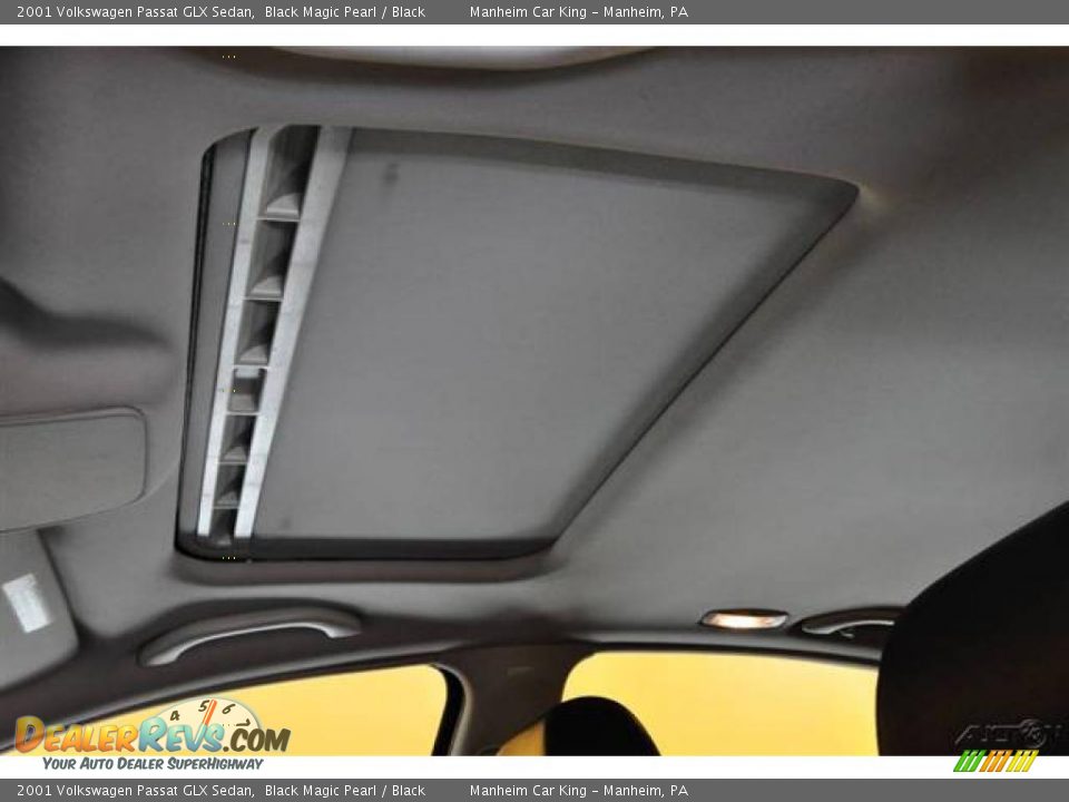 2001 Volkswagen Passat GLX Sedan Black Magic Pearl / Black Photo #10