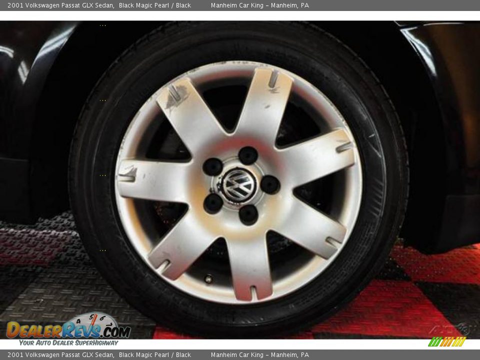 2001 Volkswagen Passat GLX Sedan Black Magic Pearl / Black Photo #18
