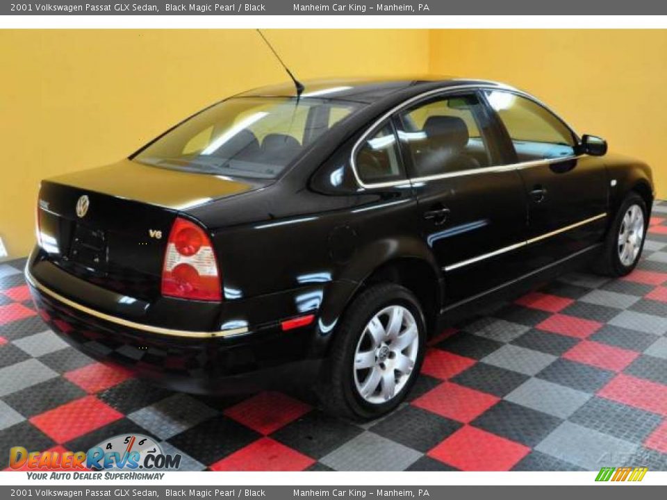 2001 Volkswagen Passat GLX Sedan Black Magic Pearl / Black Photo #32
