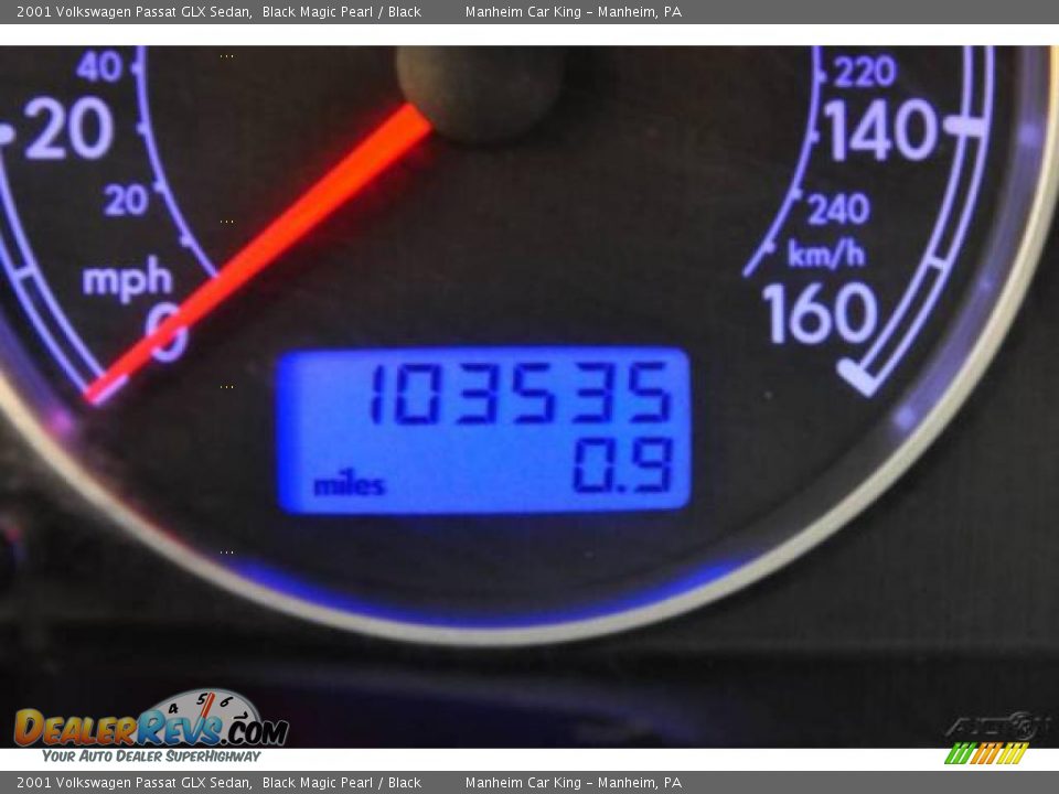 2001 Volkswagen Passat GLX Sedan Black Magic Pearl / Black Photo #35