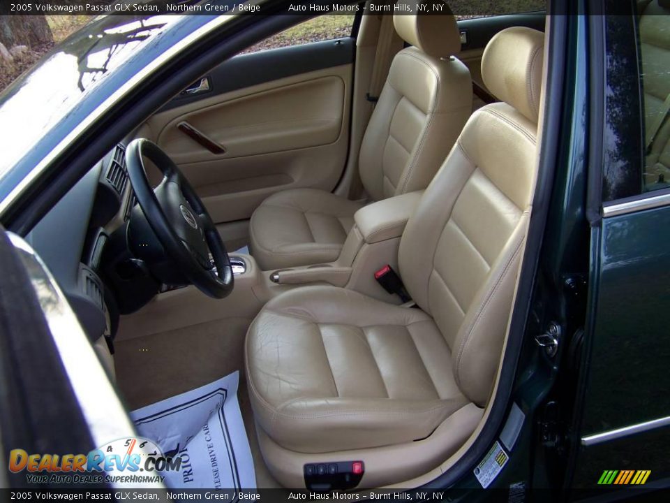 2005 Volkswagen Passat GLX Sedan Northern Green / Beige Photo #20