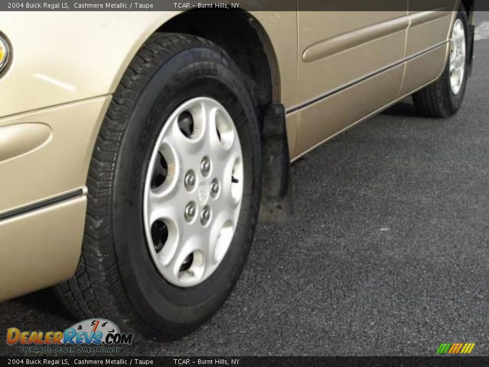 2004 Buick Regal LS Cashmere Metallic / Taupe Photo #6