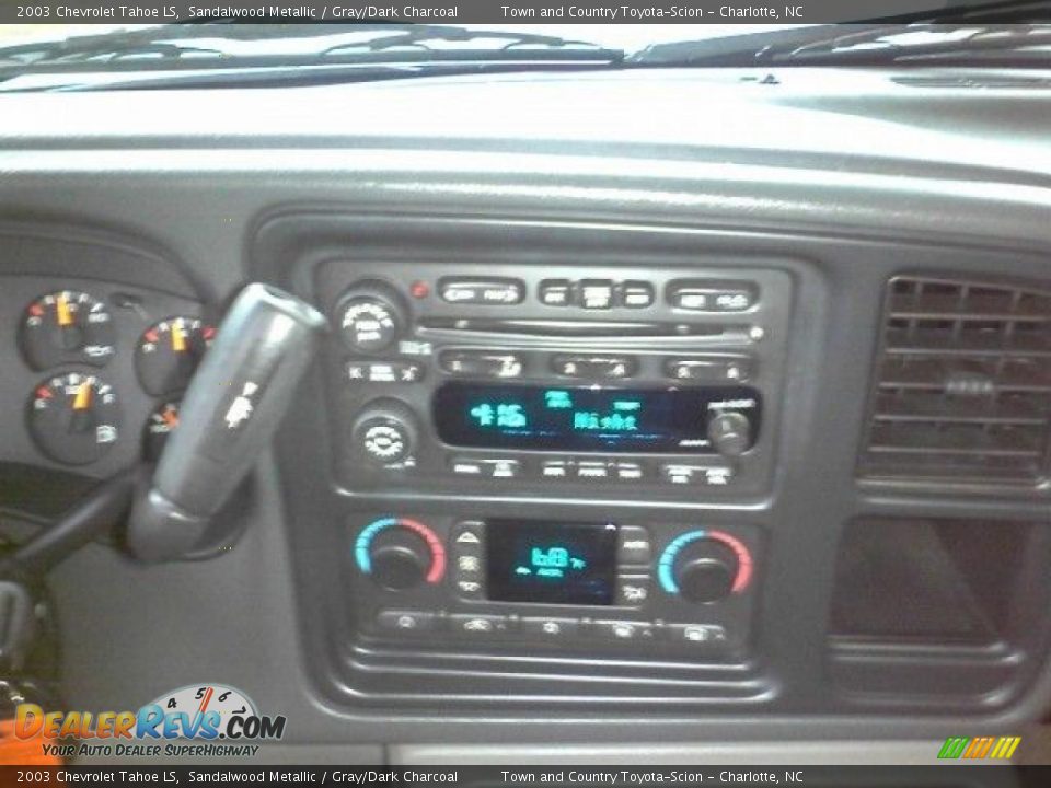 2003 Chevrolet Tahoe LS Sandalwood Metallic / Gray/Dark Charcoal Photo #8