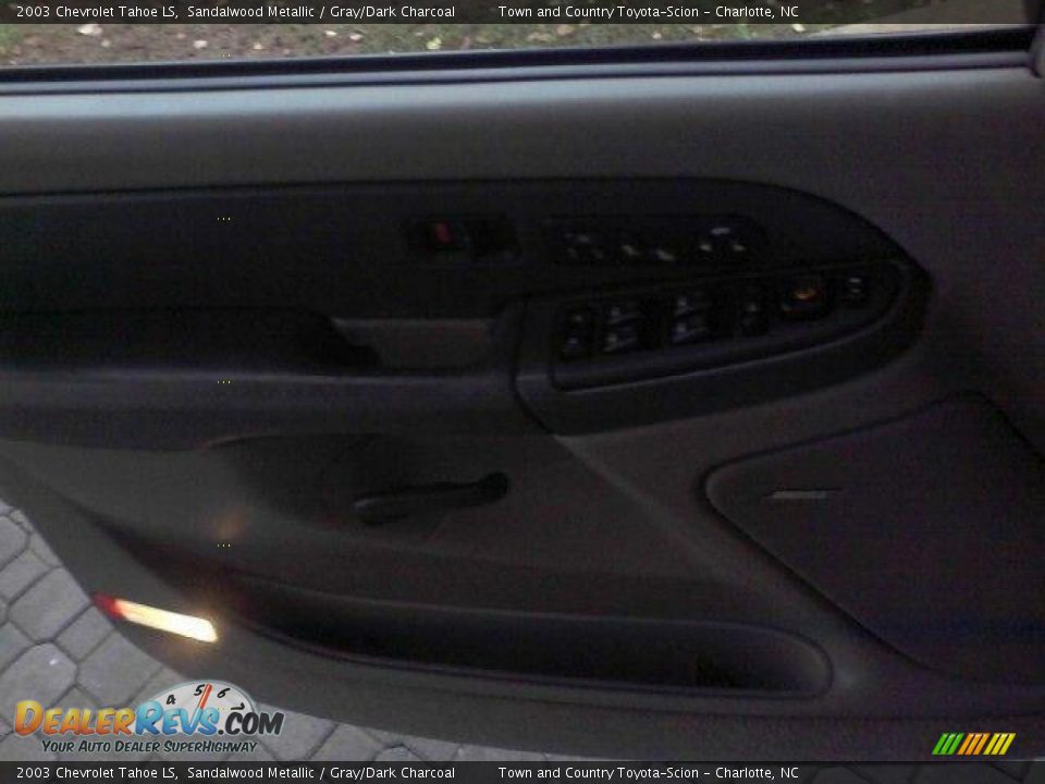 2003 Chevrolet Tahoe LS Sandalwood Metallic / Gray/Dark Charcoal Photo #13