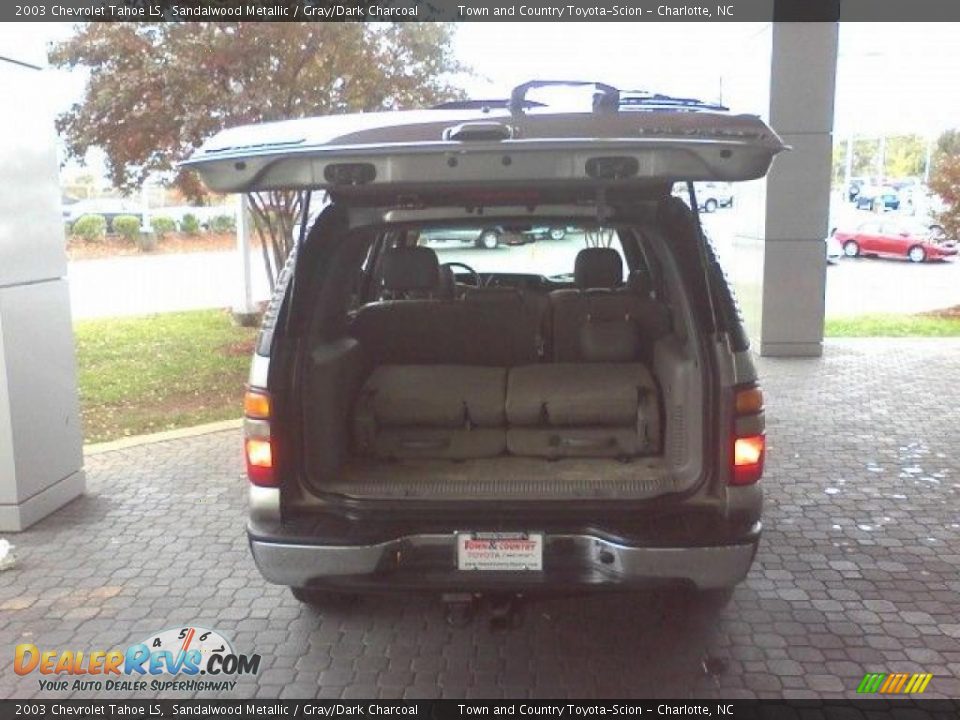 2003 Chevrolet Tahoe LS Sandalwood Metallic / Gray/Dark Charcoal Photo #16