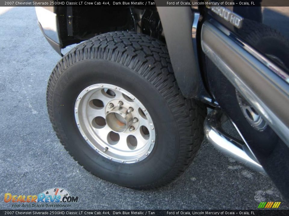 2007 Chevrolet Silverado 2500HD Classic LT Crew Cab 4x4 Dark Blue Metallic / Tan Photo #13