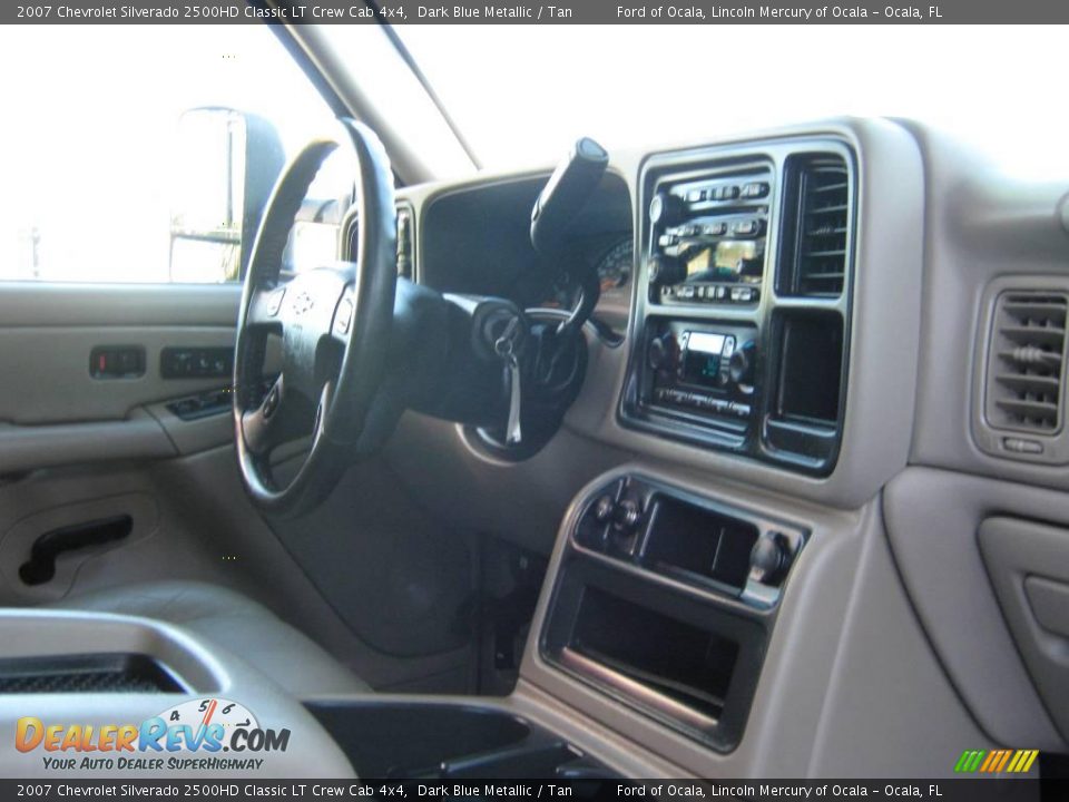 2007 Chevrolet Silverado 2500HD Classic LT Crew Cab 4x4 Dark Blue Metallic / Tan Photo #17